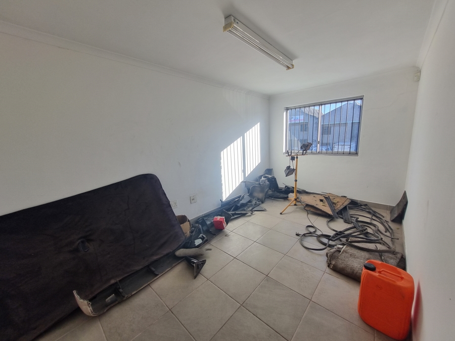 To Let commercial Property for Rent in Okavango Park Western Cape